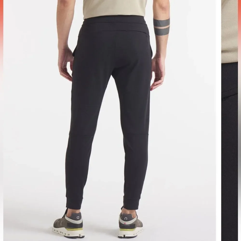PUBLIC REC - Game Day Jogger in Black